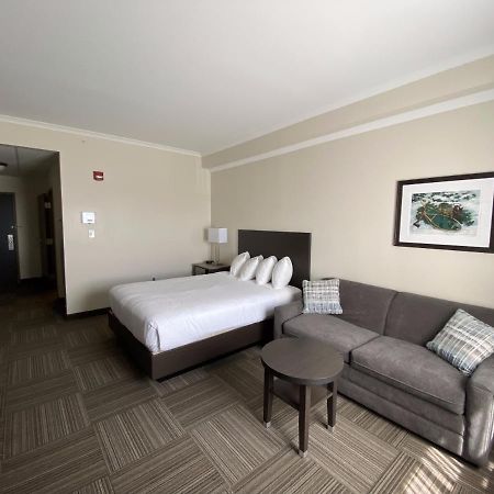 Crossroads Inn & Suites Paradise Exterior photo