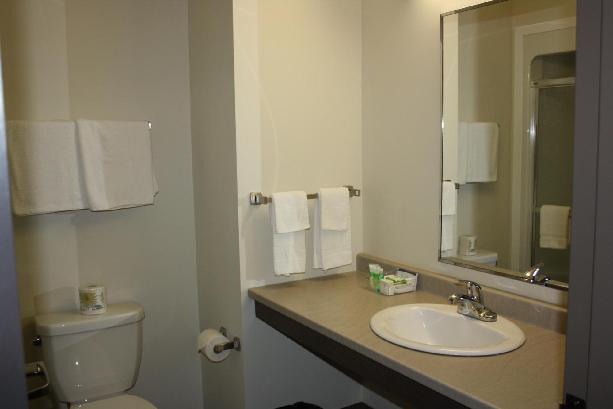 Crossroads Inn & Suites Paradise Room photo